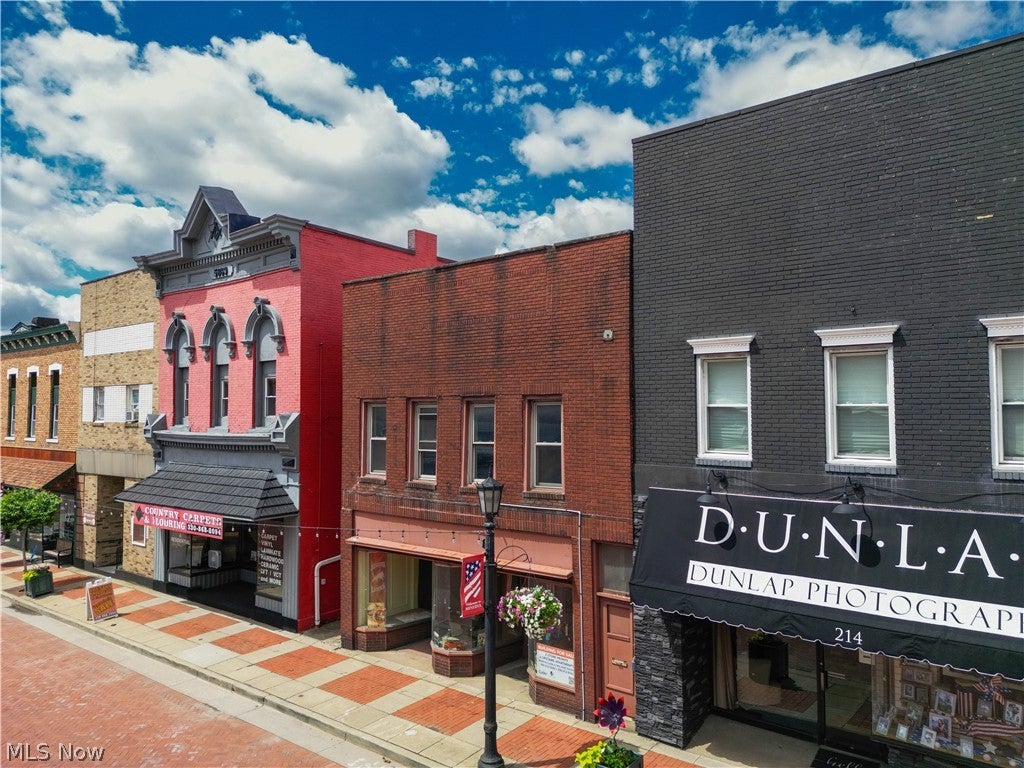 212 N Market Street
