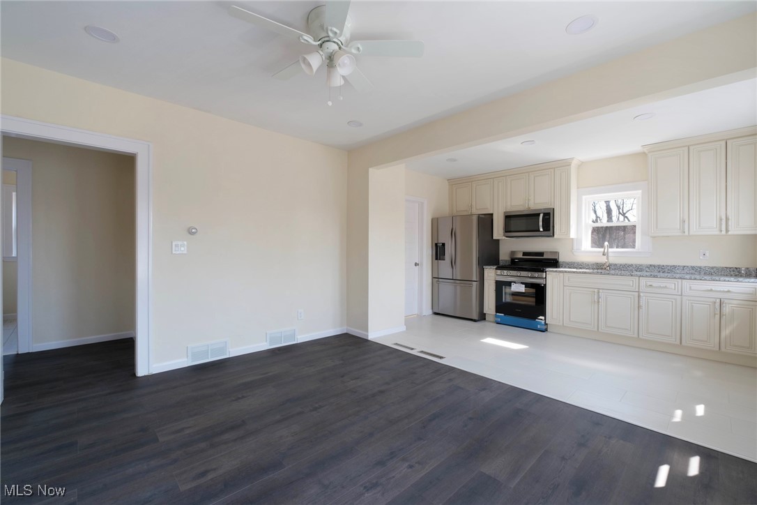 City/Youngstown - Residential Income