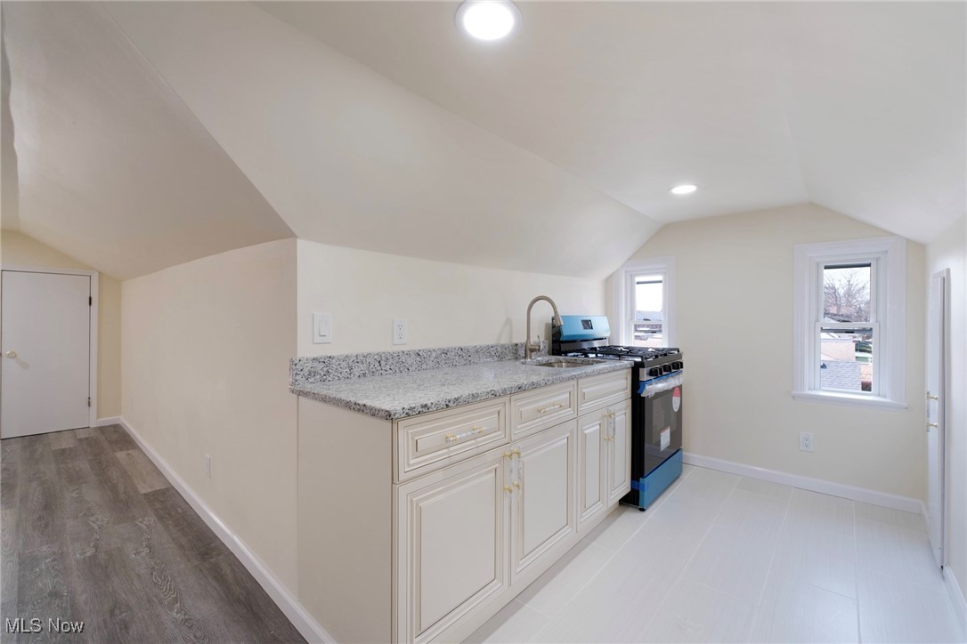 City/Youngstown - Residential Income