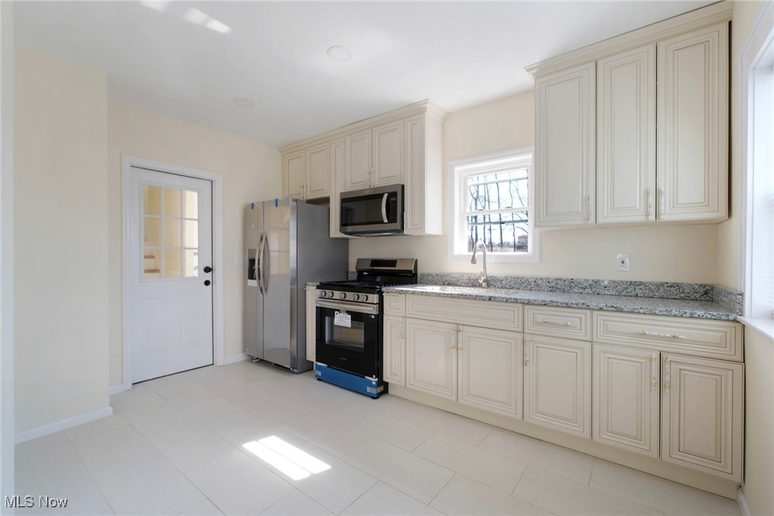 City/Youngstown - Residential Income