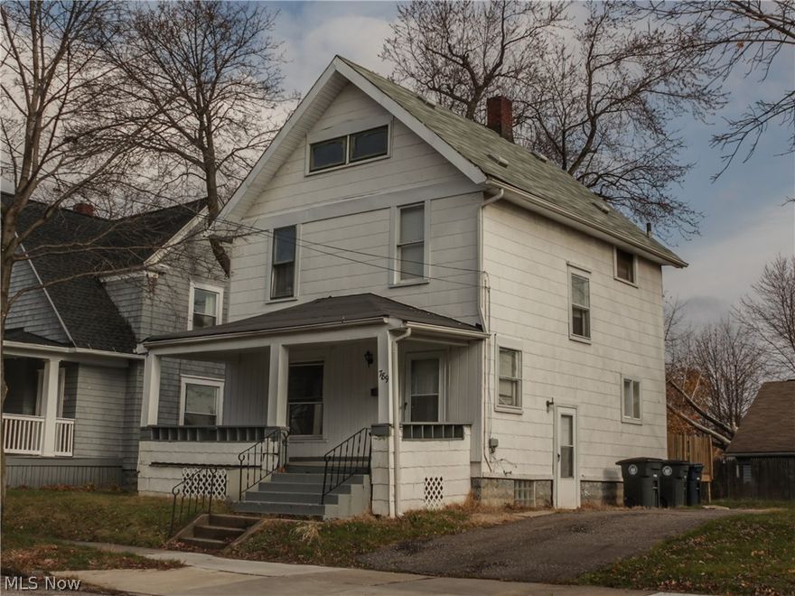 Don't miss this great opportunity in Akron's North Hill district. Awesome home for a family or investor. Includes an additonal lot to the south. Currently a rental property.