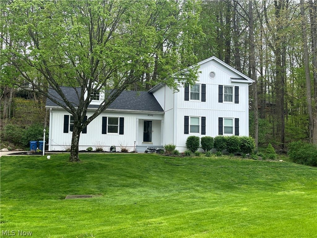 Photo of 4542 Briarcliff Trail, Copley, OH 44321 (MLS # 5206168)