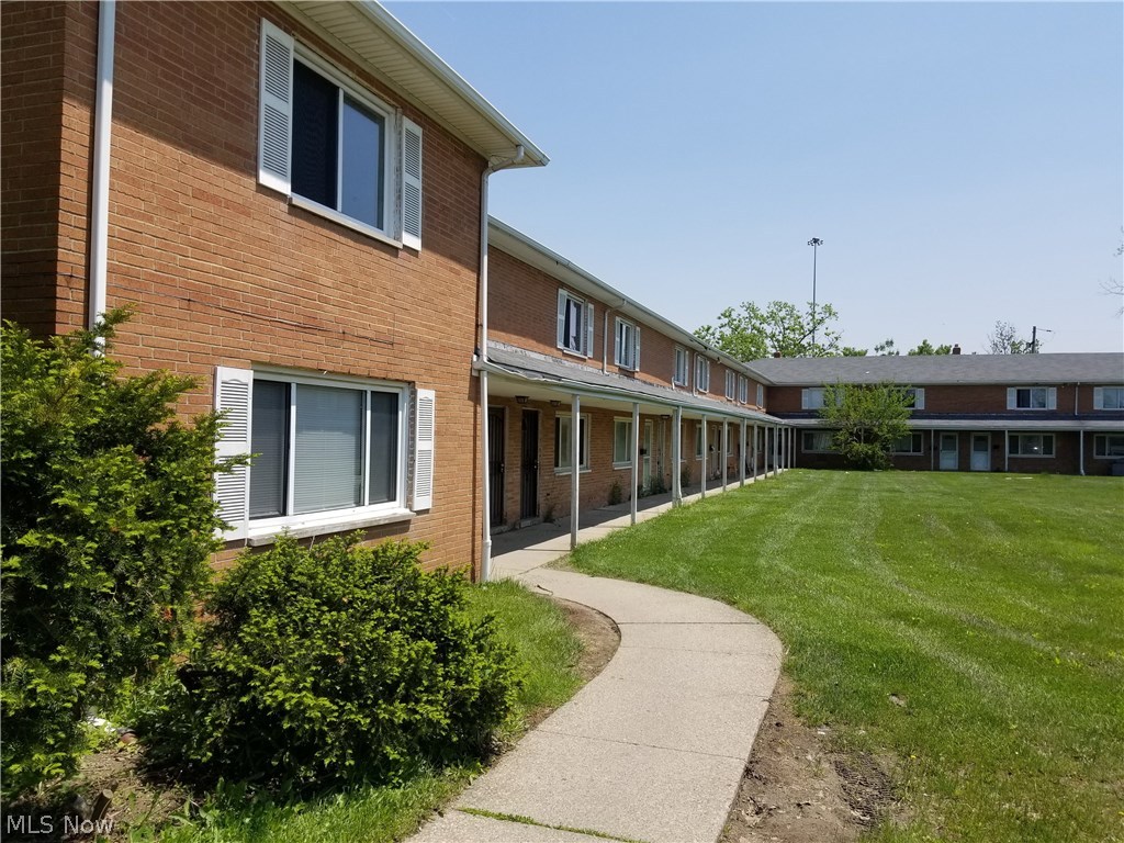 Banbury Village Condo - Residential