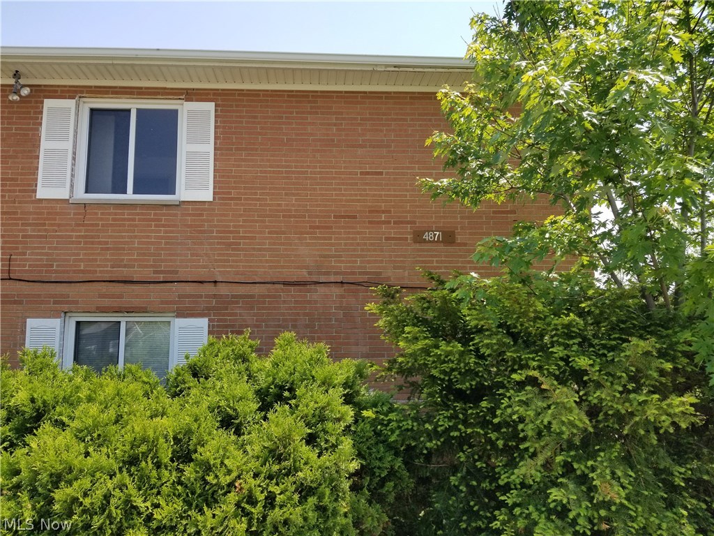 Banbury Village Condo - Residential