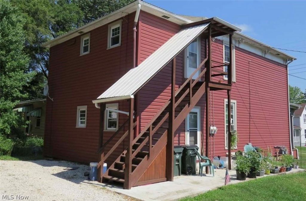 Photo of 289 2nd Street NW, Carrollton, OH 44615 (MLS # 5195719)