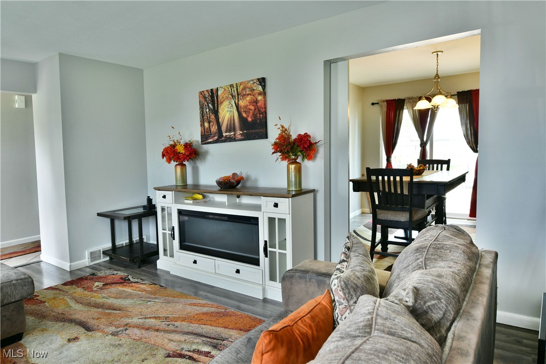 4061 Aleesa Drive, Warren, Ohio image 14