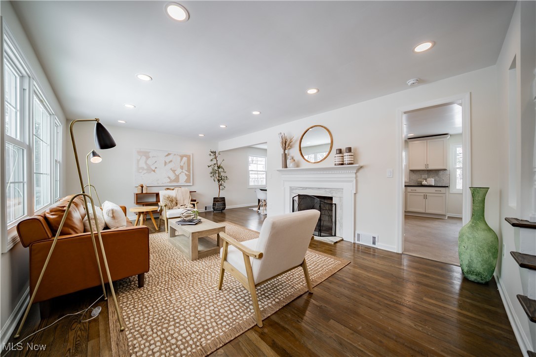 2279 N Taylor Road, Cleveland Heights, Ohio image 3