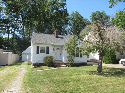 Homes For Rent - 29107 Fuller Avenue<br/> Lake County, Wickliffe, OH 44092