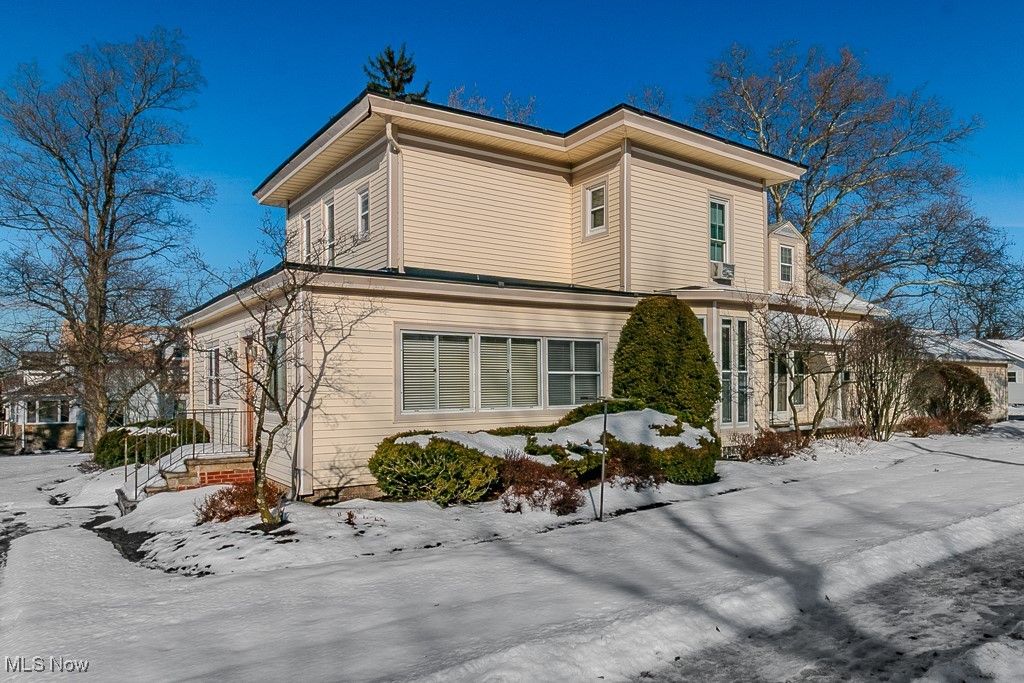 Photo of 400 North Street, Chardon, OH 44024 (MLS # 5179207)