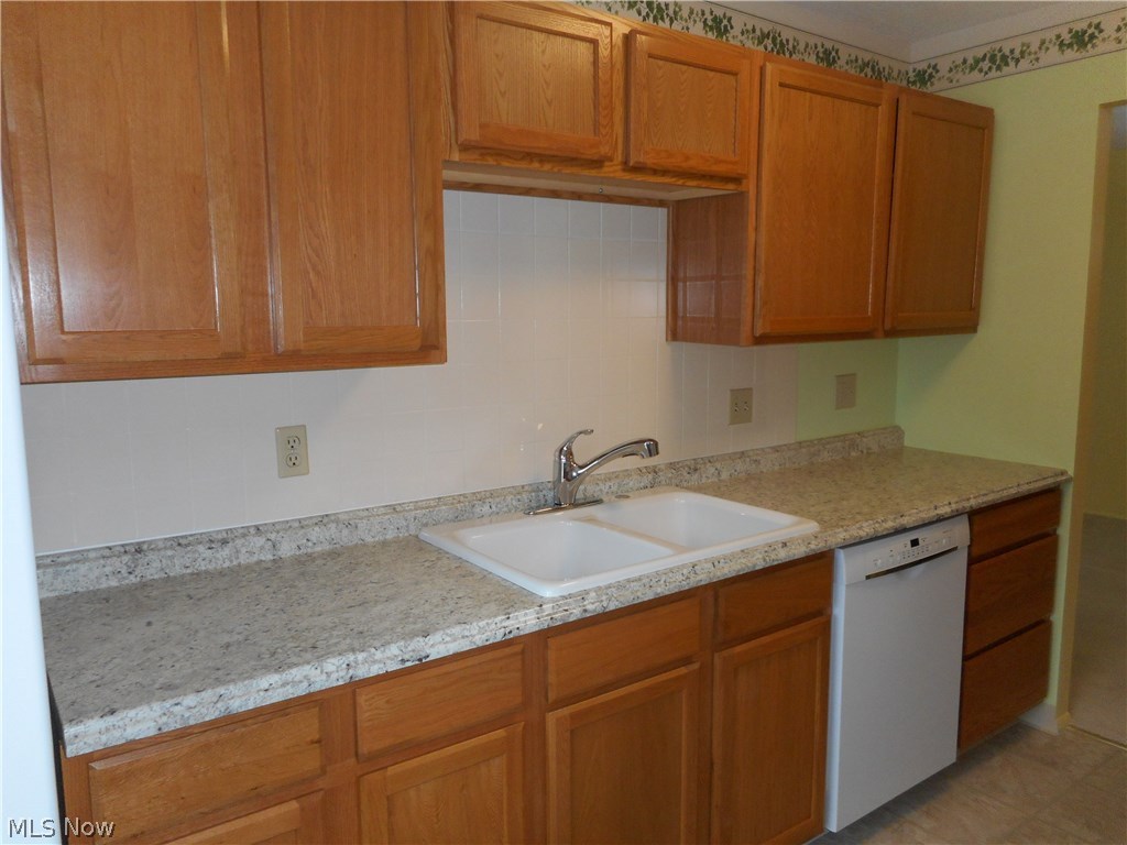 Silver Lake Towers Condo - Residential