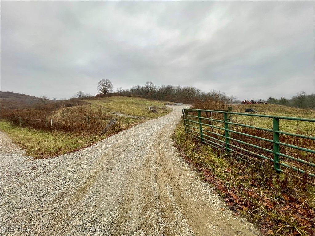 Photo of 0 Endley Road, Cambridge, OH 43725 (MLS # 5178328)