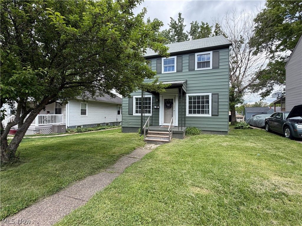 Photo of 457 Taylor Street, Zanesville, OH 43701 (MLS # 5208482)