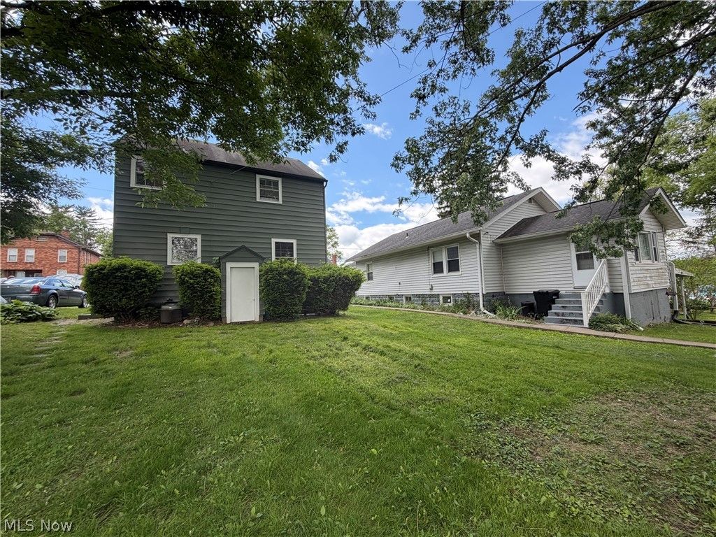 Photo of 457 Taylor Street, Zanesville, OH 43701 (MLS # 5208482)