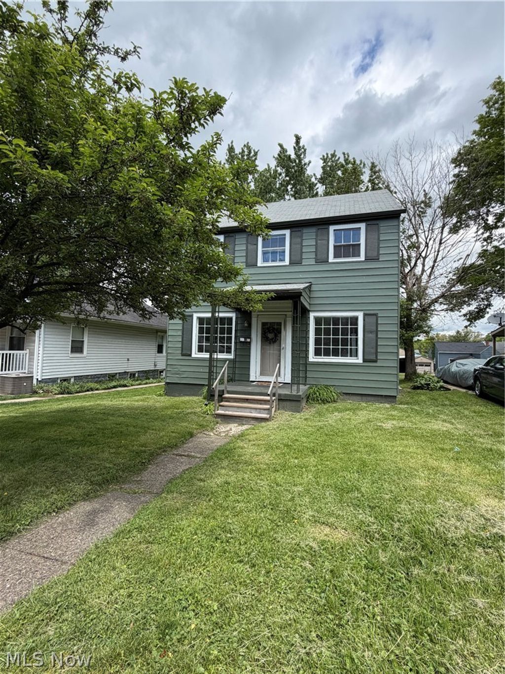 Photo of 457 Taylor Street, Zanesville, OH 43701 (MLS # 5208482)