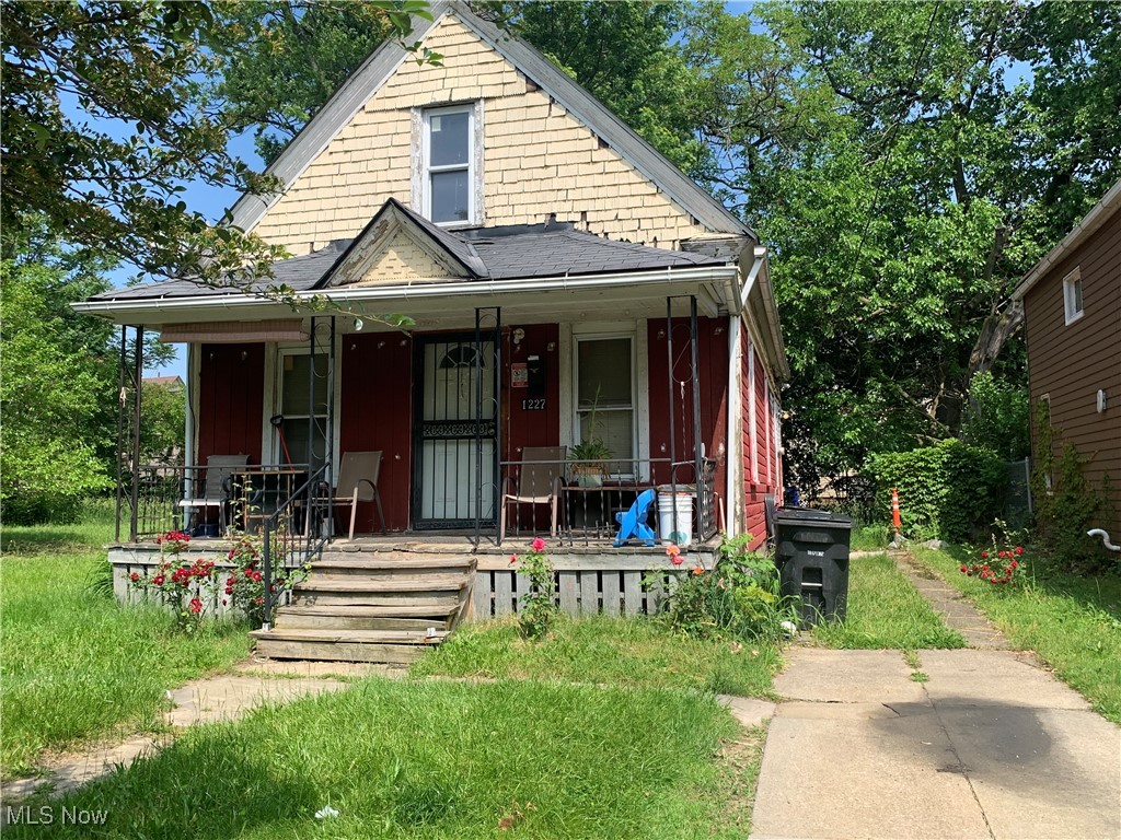 Attention investors,This 1bedroom,1bath home bungalow offers 720 square feet of potential waiting to be brought back to life.This one level home has a dining room, kitchen, there is an unfinished basement with a dirt floor. The water heater was updated in 2023.The property is in need of rehab-including foundation work. This diamond in the rough is ideal for a experienced investor to transform this home for resell or rental investment property. This home is owner occupied and a 24 hour notice is required, its sold as is. Please email all questions and offers to lashonglover@kw.com