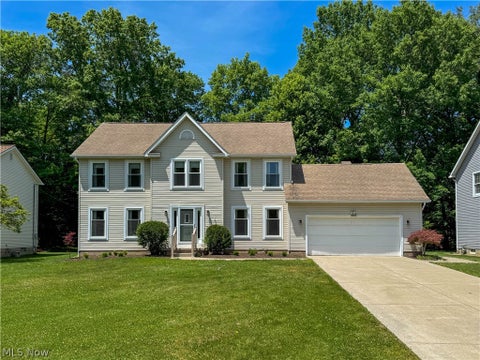 Homes For Sale - 2057 Burning Tree Lane<br/> Youngstown, OH 44505