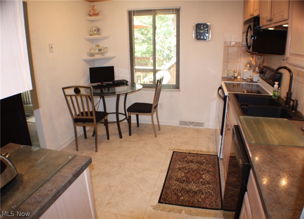 Leewood Mdws 01 - Residential