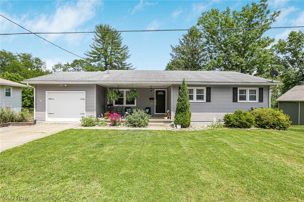 Photo of 7 Garfield Avenue, New Concord, OH 43762 (MLS # 5223497)