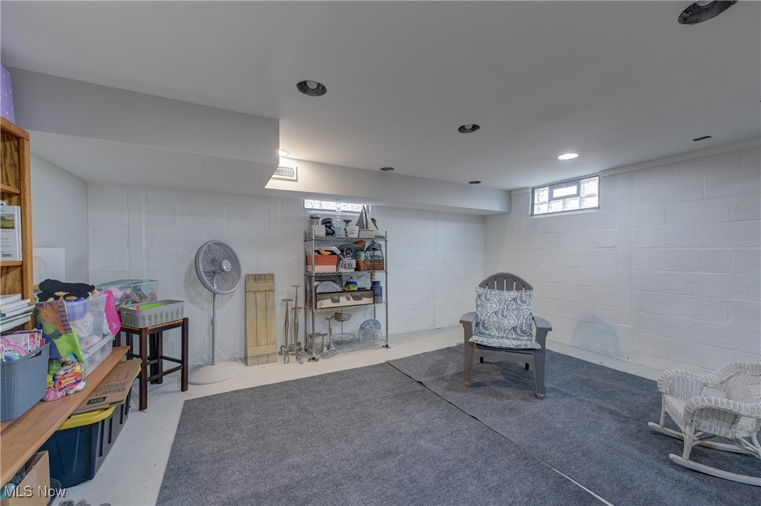 Lake View Park Realty - Residential