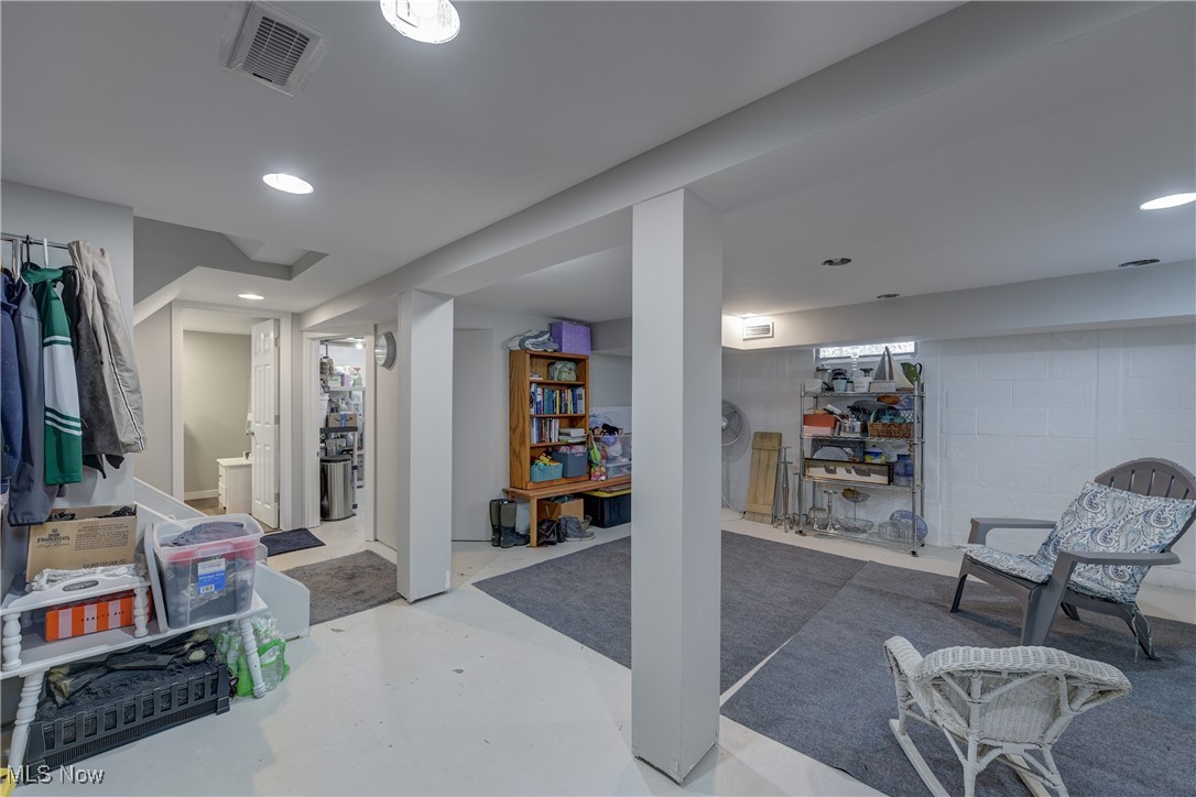 Lake View Park Realty - Residential