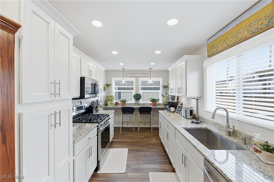 Lake View Park Realty - Residential