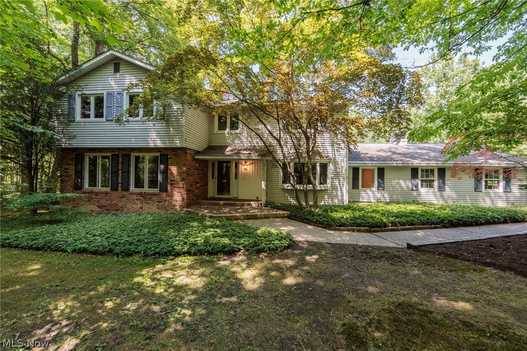 7859 Sugarbush Lane