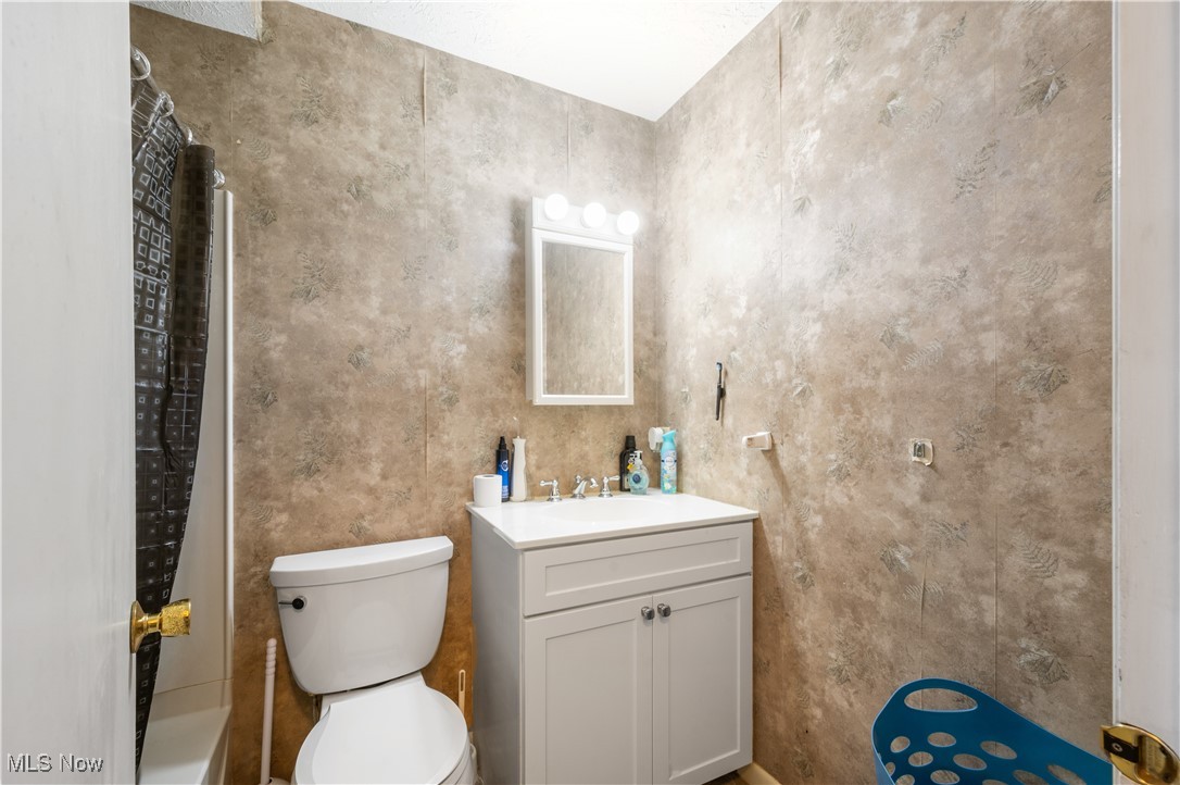 70 Iroquois Trail, Malvern, Ohio image 13