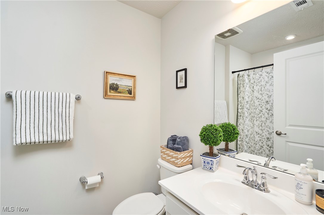 Towns/Cedar Crest - Residential