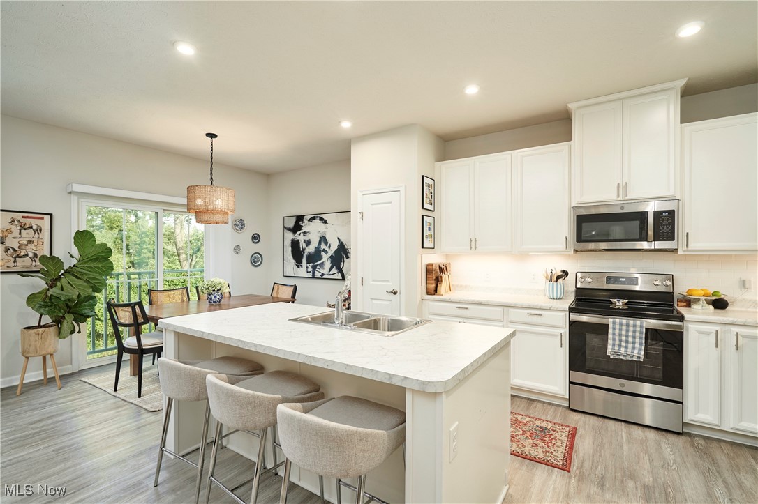 Towns/Cedar Crest - Residential