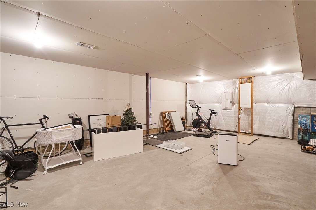 Towns/Cedar Crest - Residential