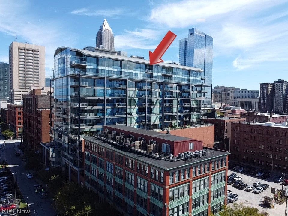 701 W Lakeside Avenue