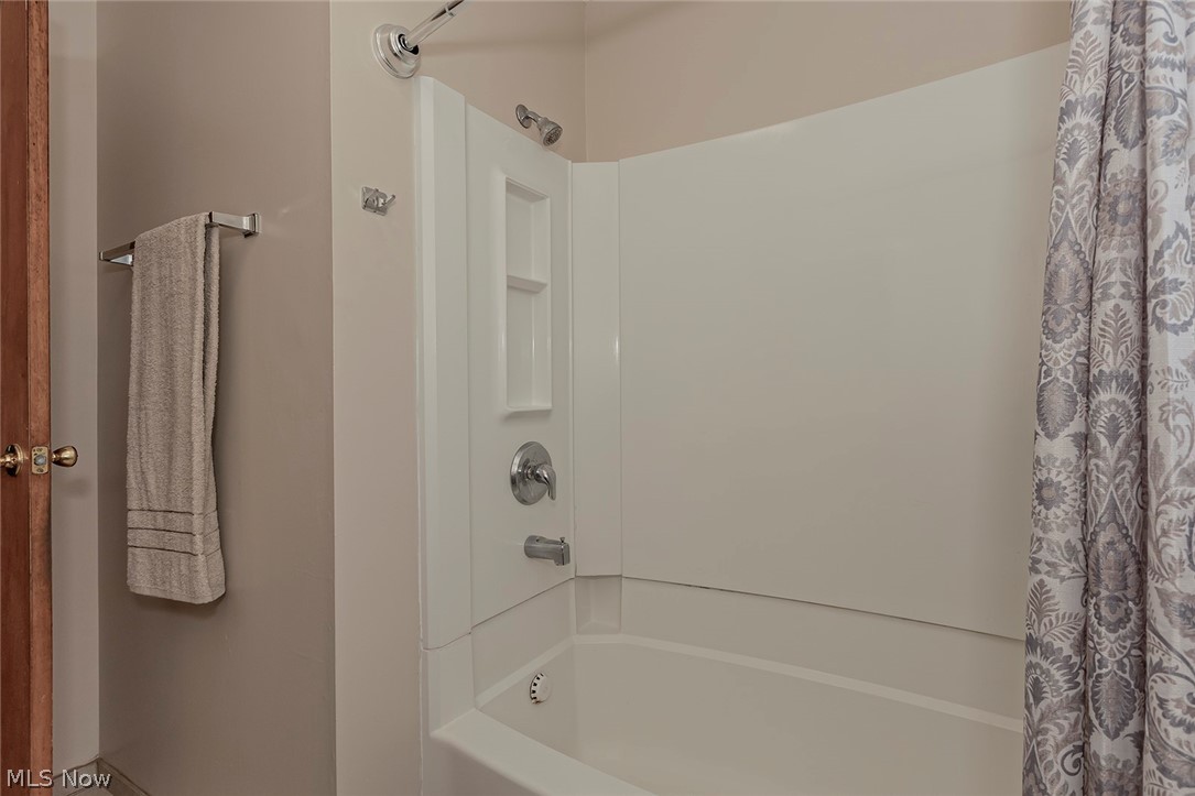 Village/Chardon - Residential