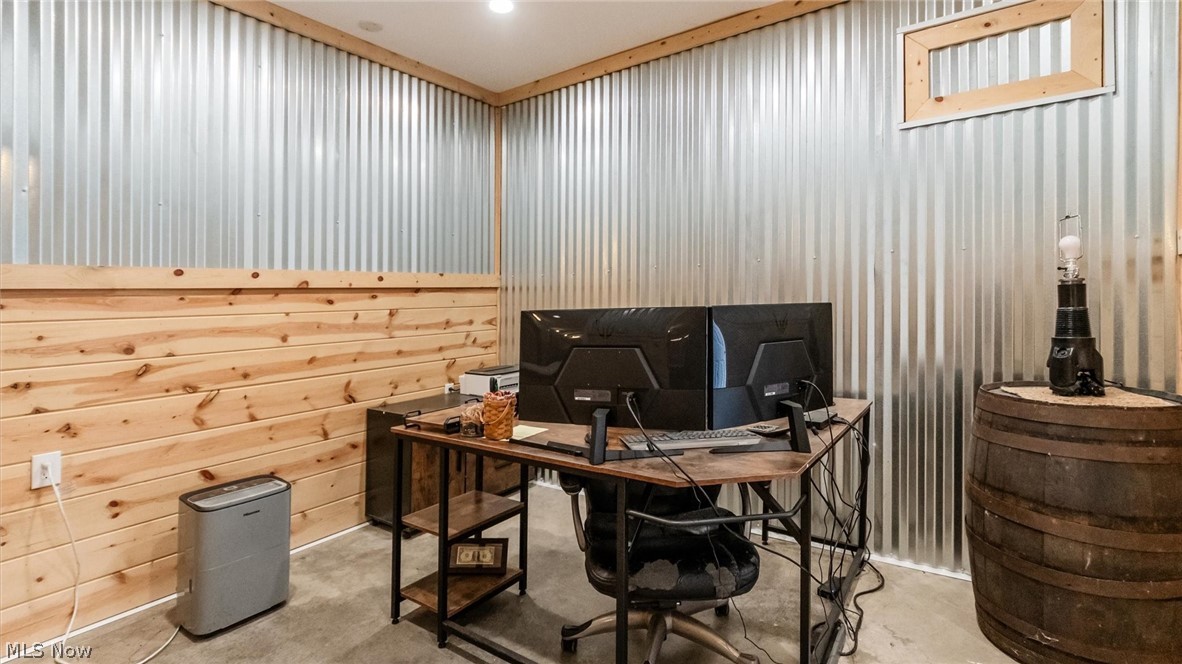 West/The Or United States Mili - Land