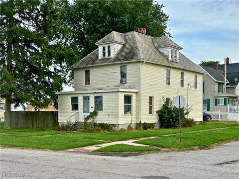 Homes For Sale - 1628 W 10th Street<br/> Ashtabula, OH 44004