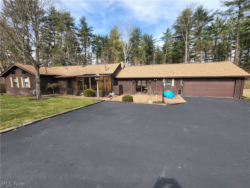 3 bedroom/ 3 bath home on large flat lot. Fully fenced yard. Lake view and dock slip. 2 gas fireplaces. Paved gated driveway. Large living room opens to a tavern room with pool table. Nice kitchen with sun breakfast room. Large shed. Great home for entertaining.