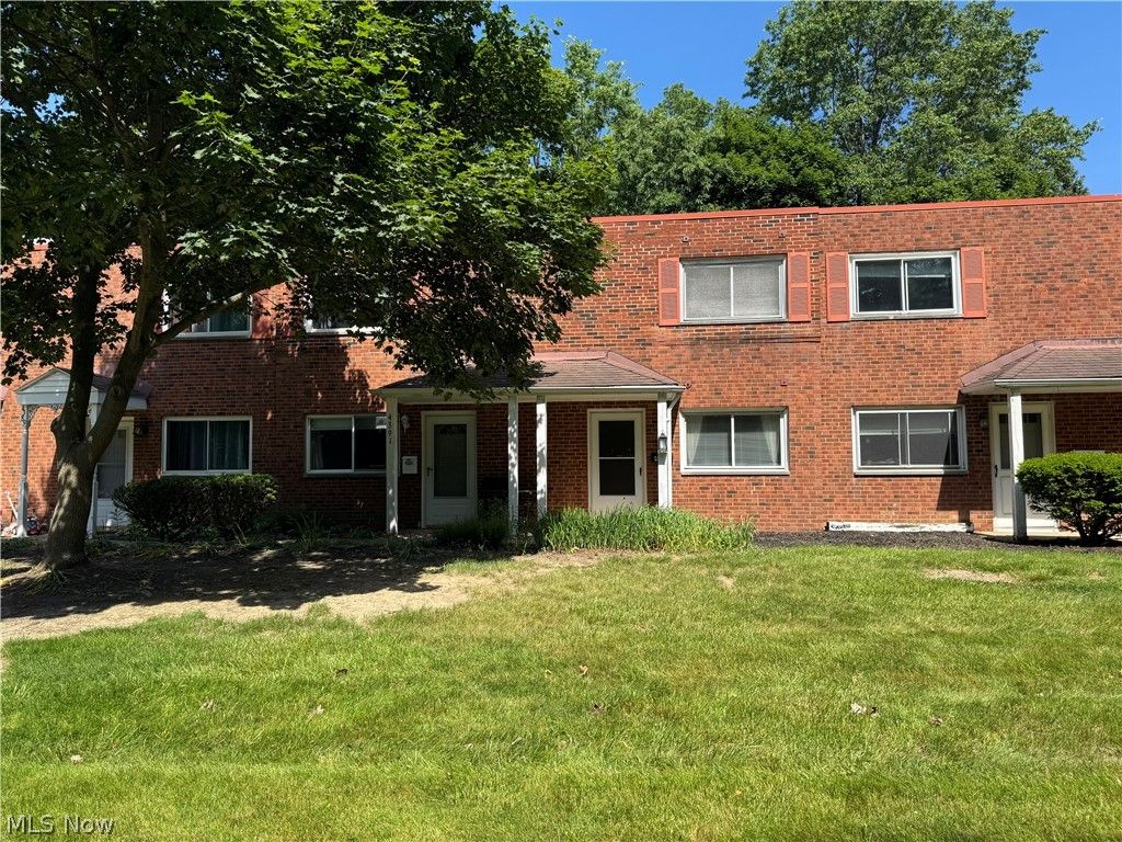 Photo of 4393 Fairway Drive, Cleveland, OH 44135 (MLS # 5216160)