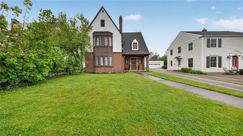 Photo of 16410 Fernway Road, Shaker Heights, OH 44120 (MLS # 5206214)