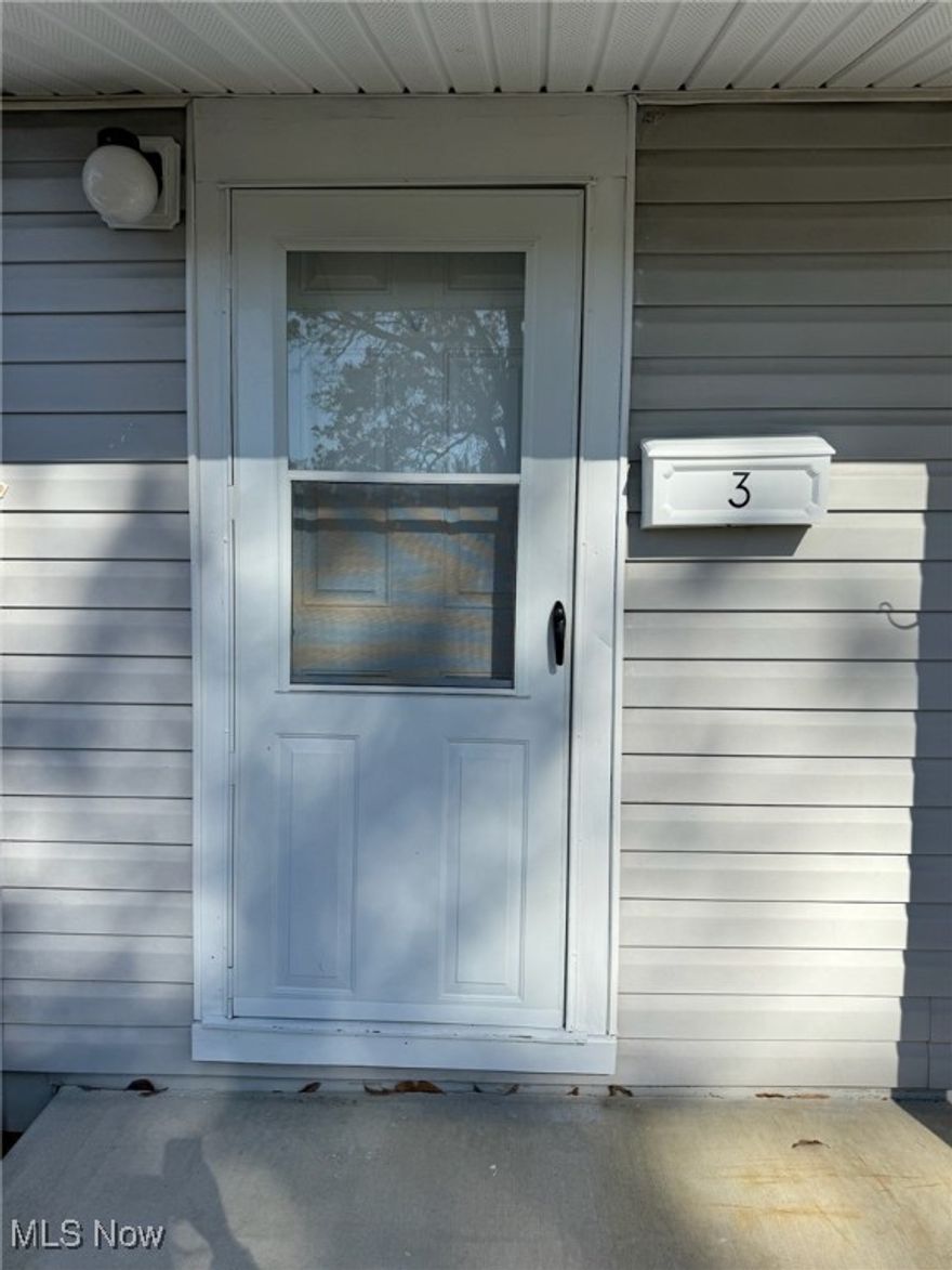 Newly updated 1 bed, 1 bath apartment located on the North end of Zanesville and close proximity to restaurants, hospital, schools, parks, shopping and more. Tenant pays electric and gas. Owner pays water, sewer, trash. NO pets permitted. All applicants subject to credit and background check. Security deposit and first months rent due prior to move in.