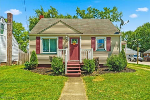 Homes For Sale - 222 Genoa Avenue<br/> Massillon, OH 44646