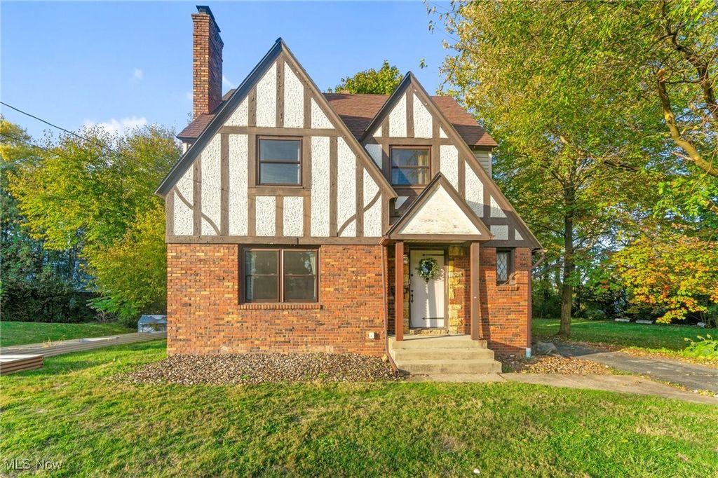 Photo of 26 Marlindale Avenue, Boardman, OH 44512 (MLS # 5165820)