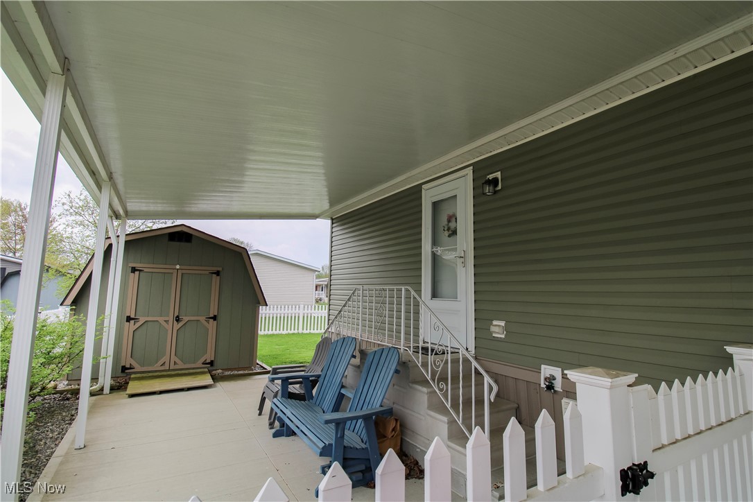 379 Pin Oak Circle, Elyria, Ohio image 28