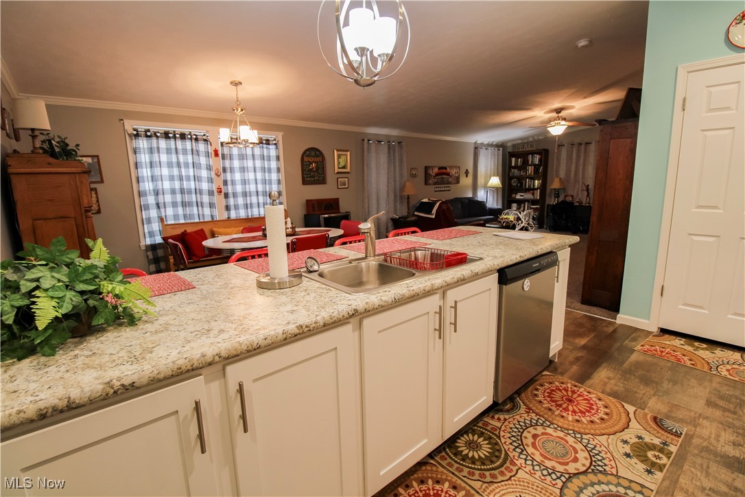 379 Pin Oak Circle, Elyria, Ohio image 12