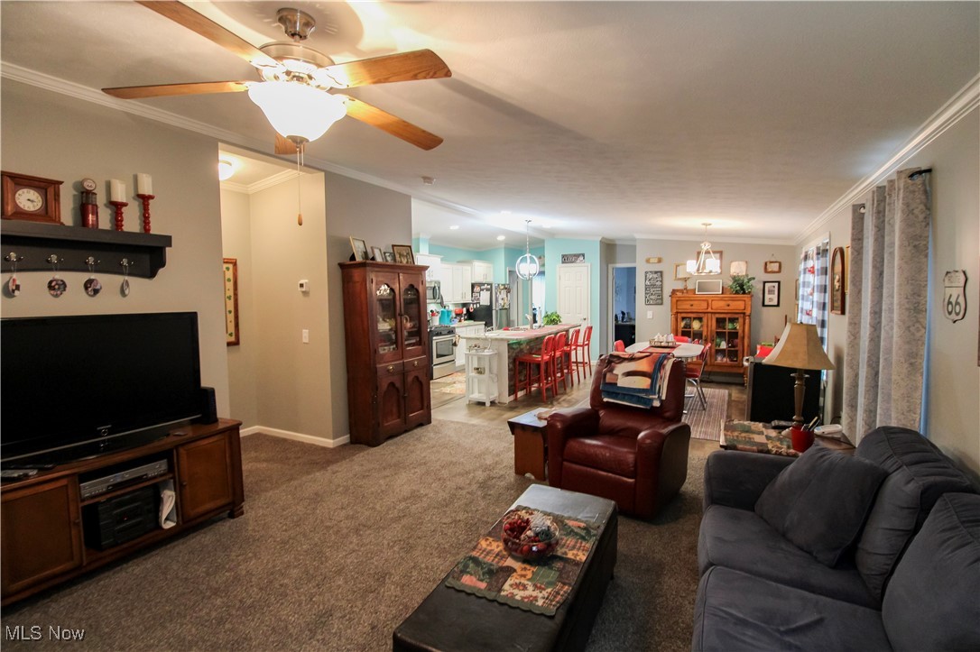 379 Pin Oak Circle, Elyria, Ohio image 4