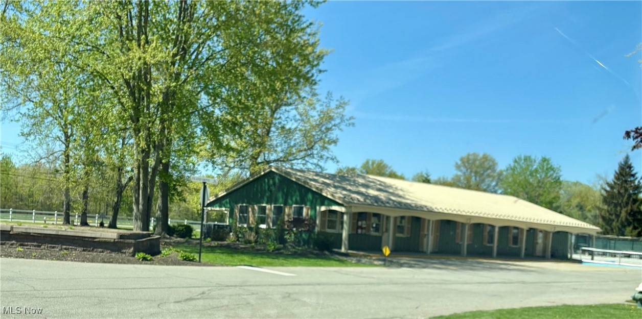 379 Pin Oak Circle, Elyria, Ohio image 29