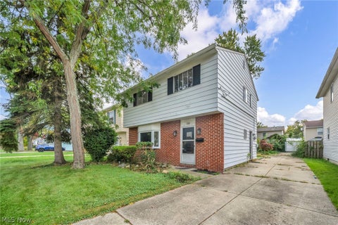 Tiny photo for 122 Courtland Boulevard, Eastlake, OH 44095 (MLS # 5254595)