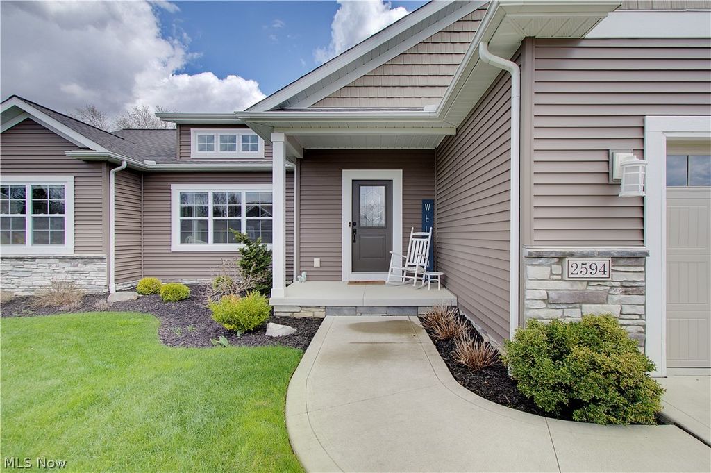 Photo of 2594 Carlton Street NW, North Canton, OH 44720 (MLS # 5192068)