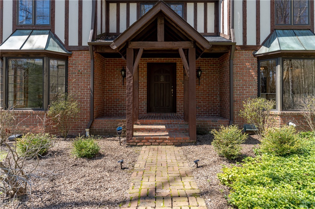 16500 Heatherwood Lane, Chagrin Falls, Ohio image 4
