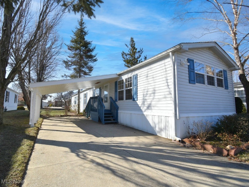1556 Birdie Lane, Painesville, Ohio image 4