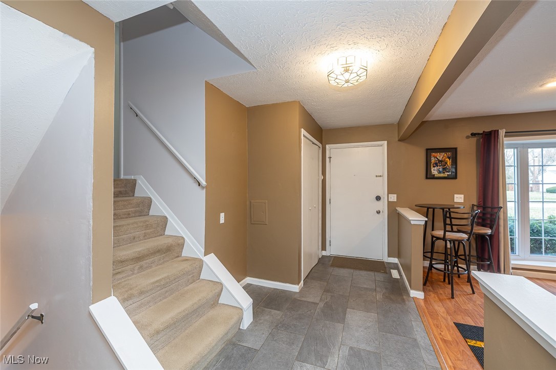 8416 Lorraine Drive, Strongsville, Ohio image 4