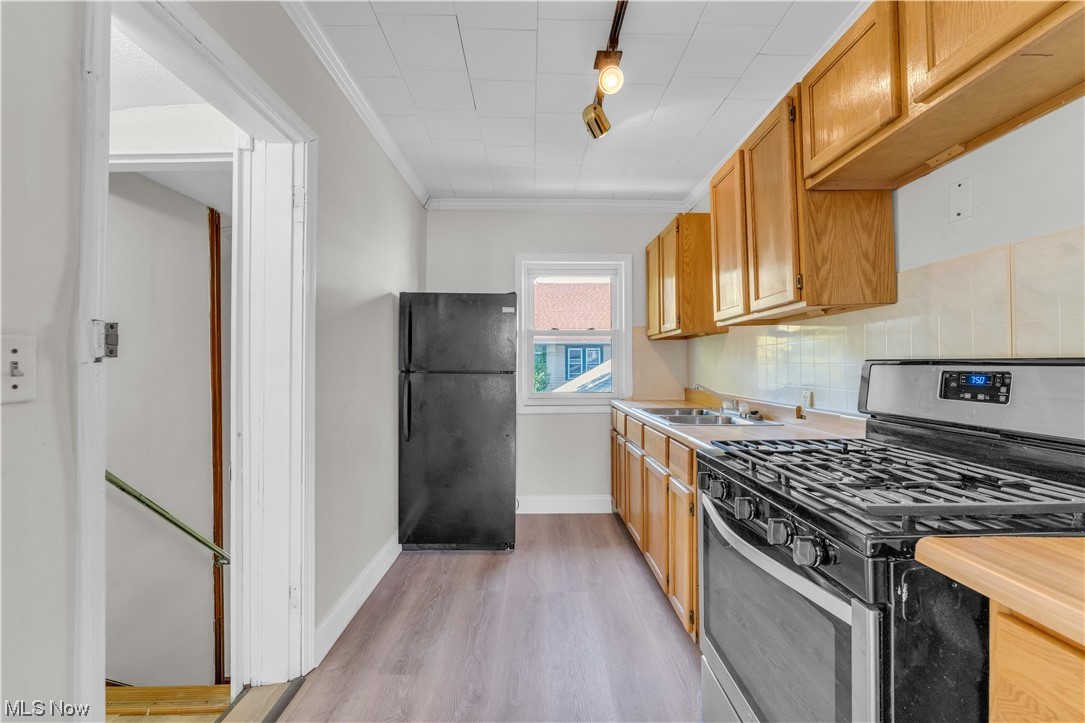 Walworth Realty Companys - Residential Lease